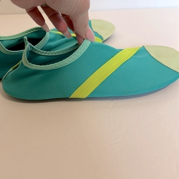 FitKicks Foldable Active Footwear Barefoot Yoga Shoes Womans Large 8.5-9.5 - Picture 6 of 8